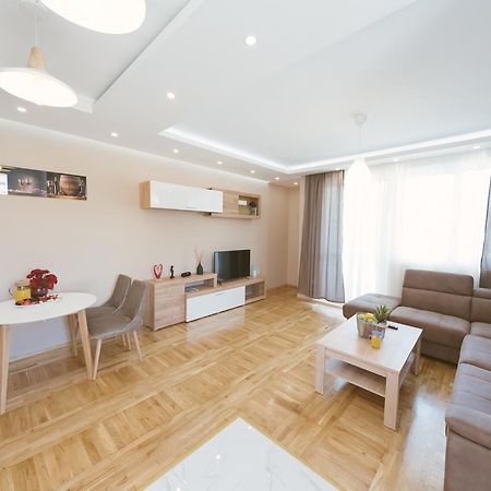 Apartment Luxury Explorer Podgorica Kültér fotó