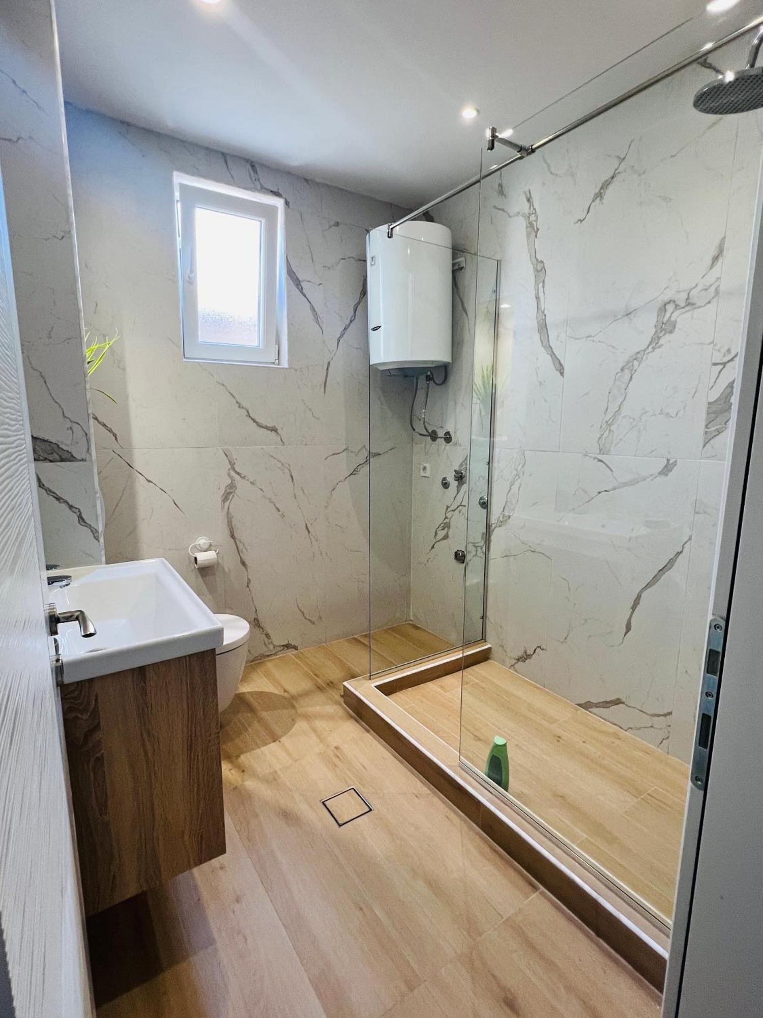 Apartment Luxury Explorer Podgorica Kültér fotó