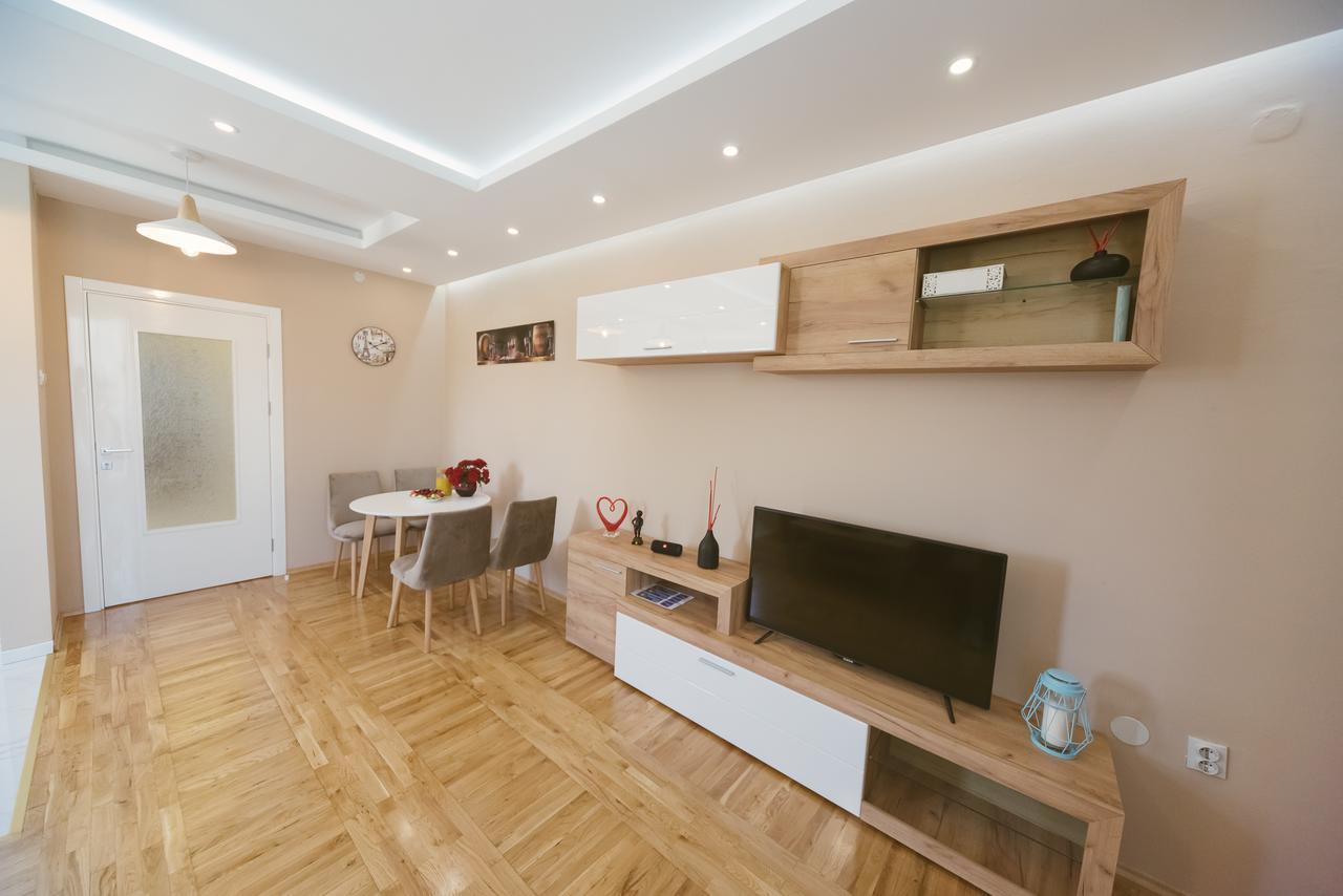 Apartment Luxury Explorer Podgorica Kültér fotó