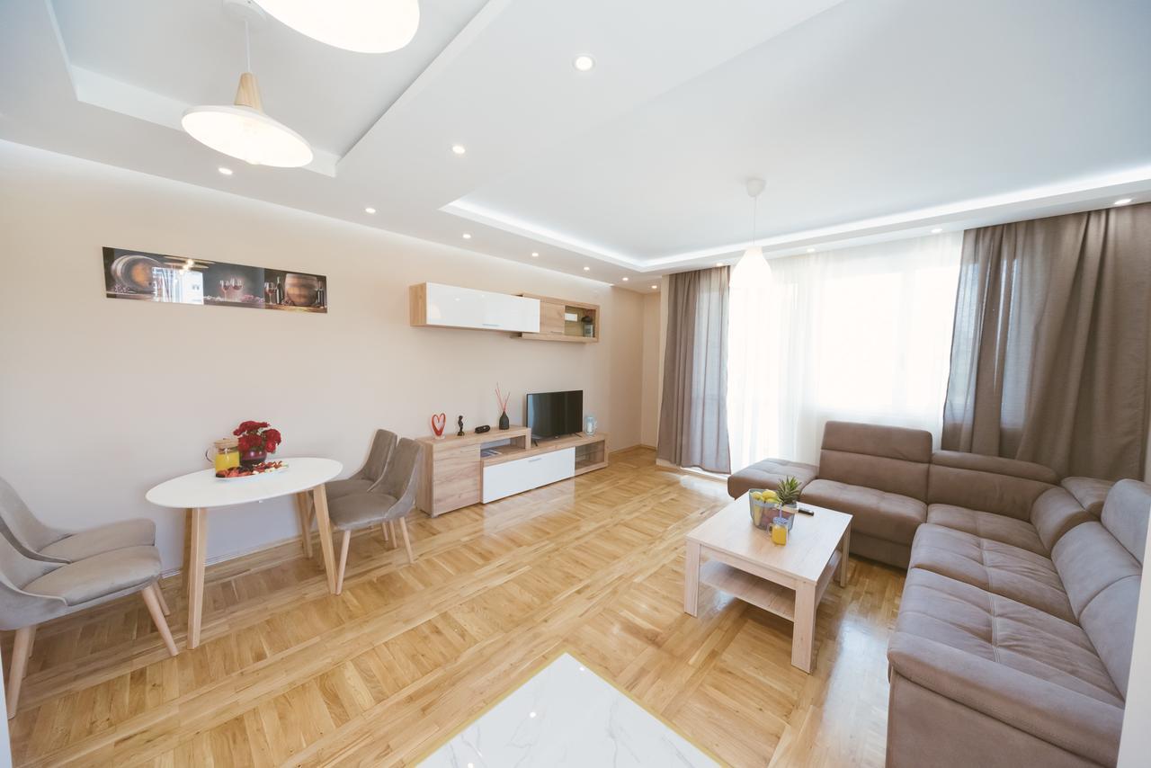 Apartment Luxury Explorer Podgorica Kültér fotó